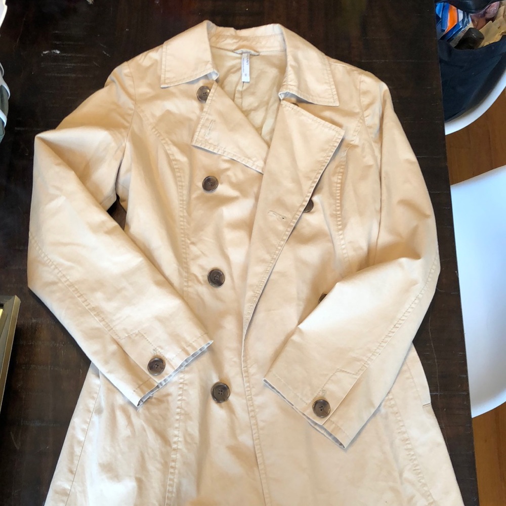 Old Navy trench coat in khaki size small
